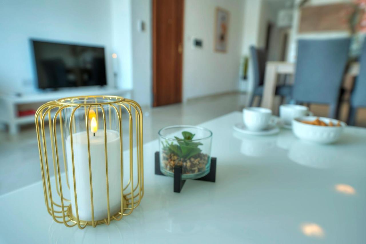 Seafront Beautifully Furnished 2 Bedrooms Gogzr-3 グジラ エクステリア 写真