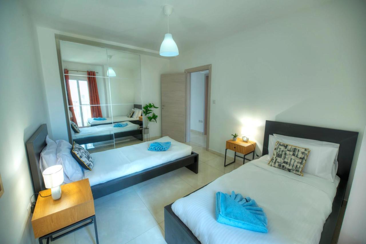 Seafront Beautifully Furnished 2 Bedrooms Gogzr-3 グジラ エクステリア 写真